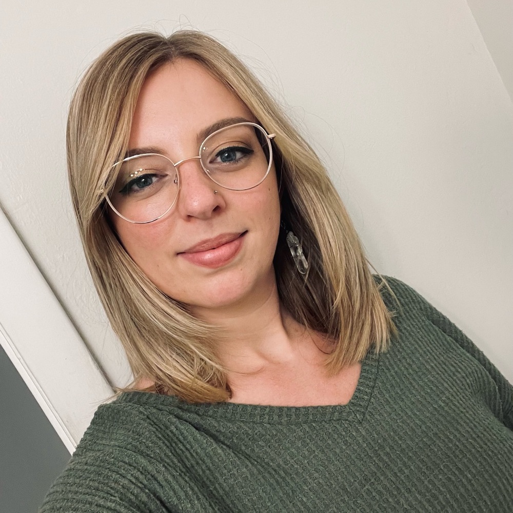 Meet your Posher, Mia